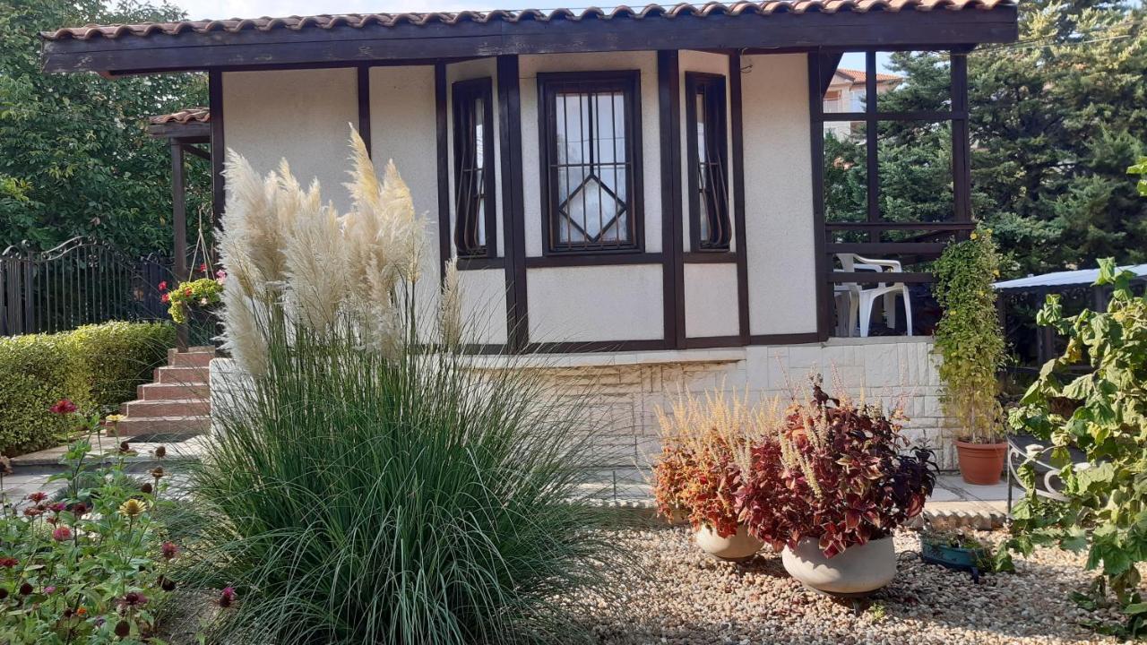 Motivi Cottage Saints Constantine and Helena Exterior foto