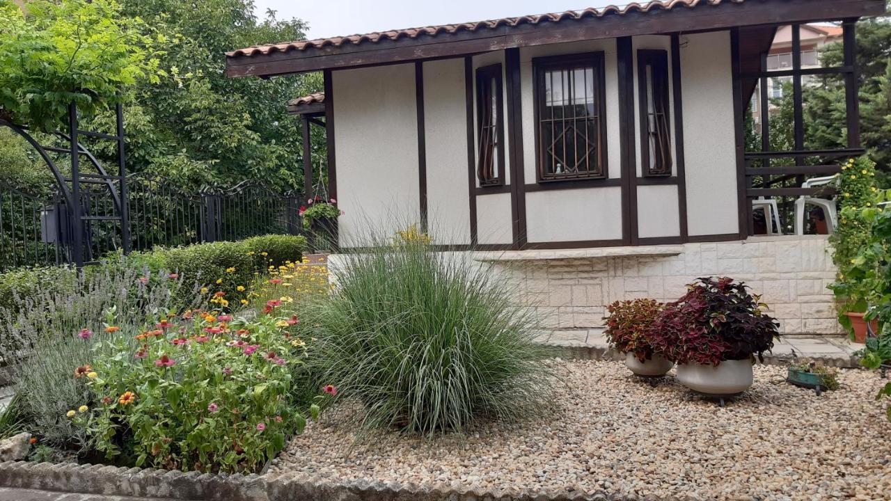 Motivi Cottage Saints Constantine and Helena Exterior foto